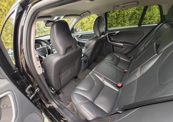 Volvo V60 cena 53500 przebieg: 202000, rok produkcji 2016 z Wolin małe 352